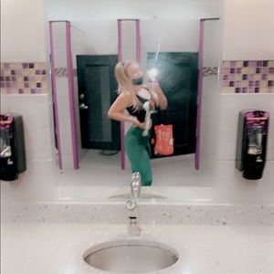 Meet your Posher, Zoe